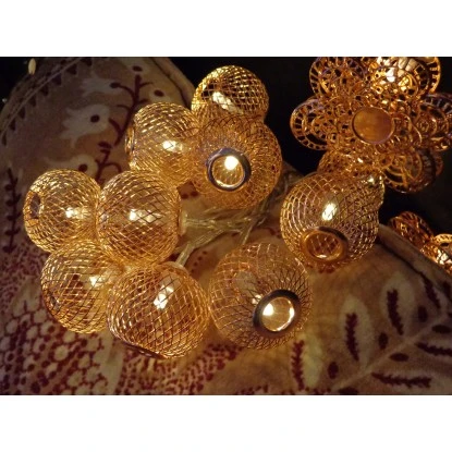 Konstsmide LED-Batterie-Lichterkette Kupferfarbene Metallkugeln 10 Dioden 1 Konstsmide LED-Batterie-Lichterkette Kupferfarbene Metallkugeln 10 Dioden